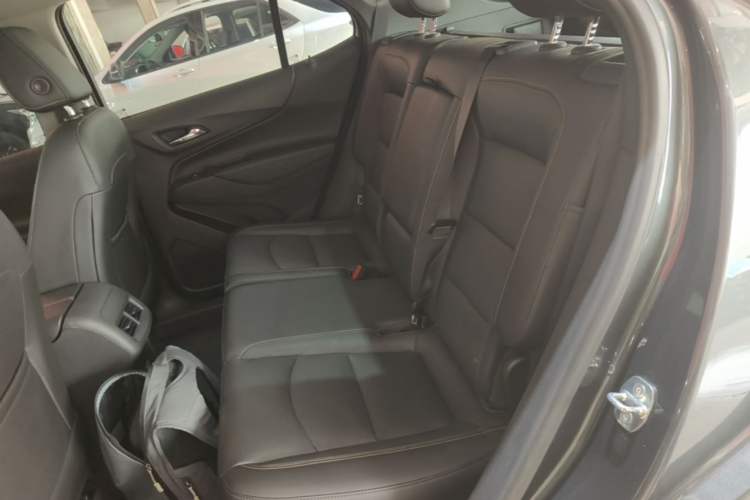 Used Chevrolet Equinox 2018 550T Automatic All-Wheel-Drive Boundary Edition Left Rear Seat
