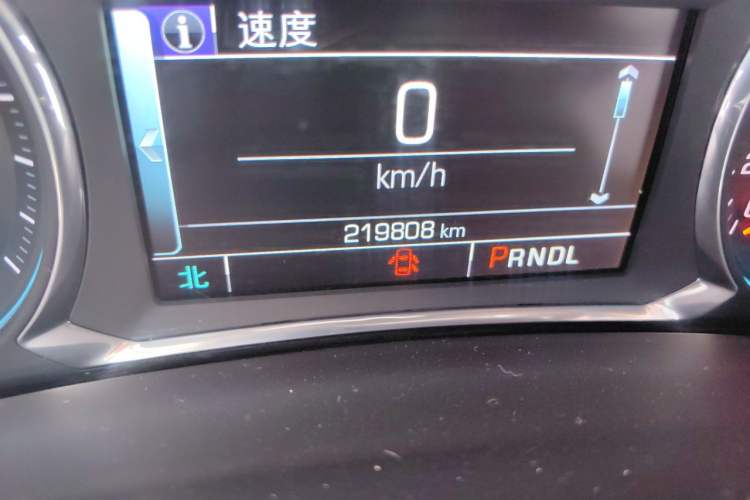 Used Chevrolet Equinox 2018 550T Automatic All-Wheel-Drive Explorer Edition Odometer Close Up