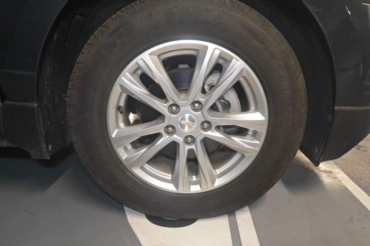 Used Chevrolet Equinox 2018 535T Automatic YuJie Edition Right Front Wheel Hub