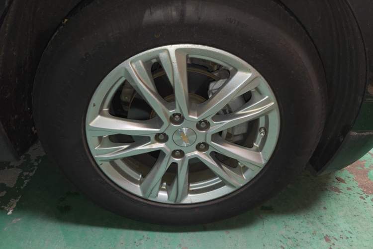 Used Chevrolet Equinox 2018 535T Automatic YuJie Edition Right Front Wheel Hub