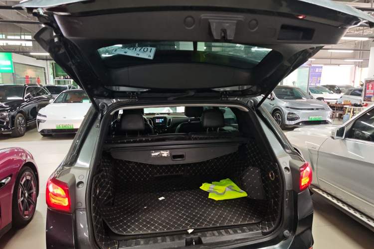Used Chevrolet Equinox 2018 535T Automatic Chijie Edition Trunk
