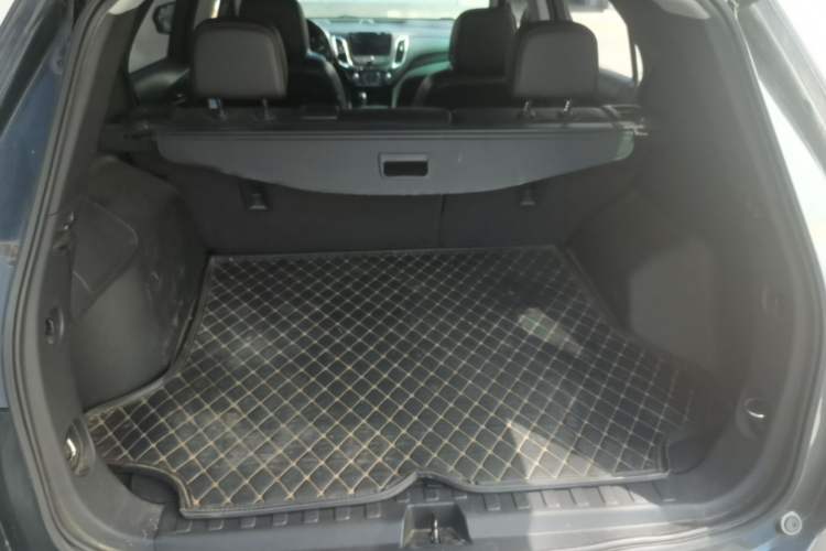 Used Chevrolet Equinox 2018 535T Automatic YuJie Edition Trunk
