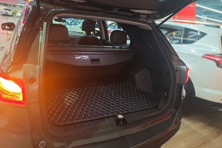 Used Chevrolet Equinox 2018 535T Automatic YuJie Edition Trunk