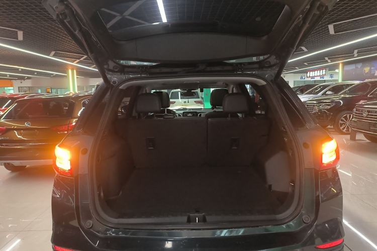 Used Chevrolet Equinox 2018 550T Automatic All-Wheel-Drive Explorer Edition Trunk