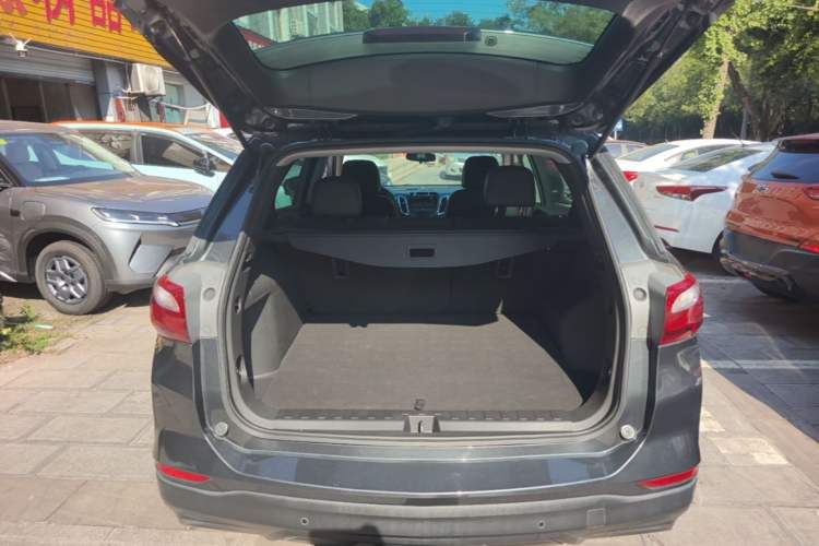 Used Chevrolet Equinox 2018 535T Automatic YuJie Edition Trunk