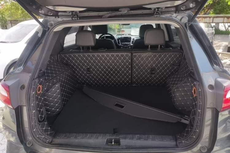 Used Chevrolet Equinox 2018 535T Automatic YuJie Edition Trunk