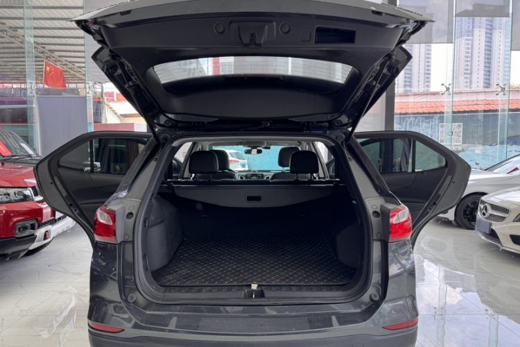 Used Chevrolet Equinox 2018 535T Automatic YuJie Edition Trunk