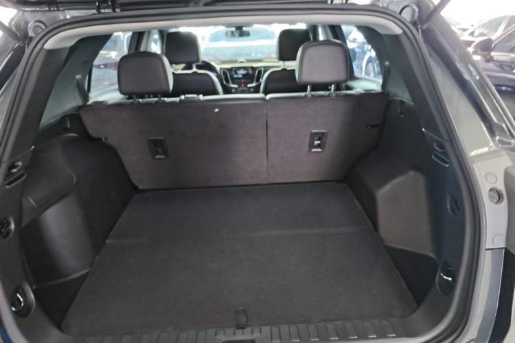 Used Chevrolet Equinox 2018 535T Automatic YuJie Edition Trunk