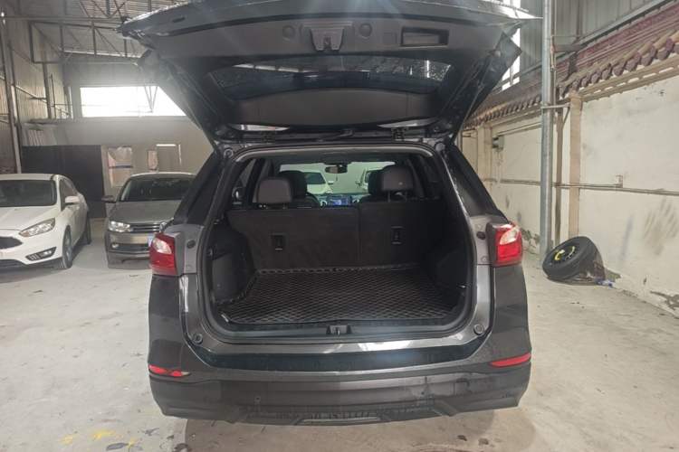 Used Chevrolet Equinox 2018 535T Automatic Chijie Edition Trunk