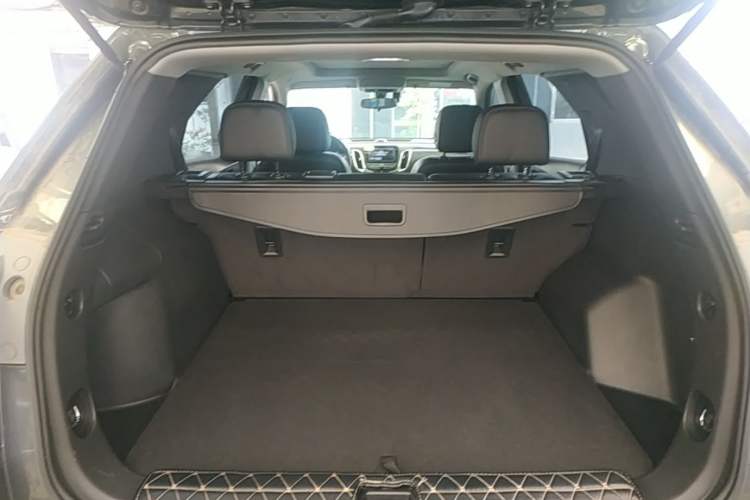 Used Chevrolet Equinox 2018 535T Automatic YuJie Edition Trunk