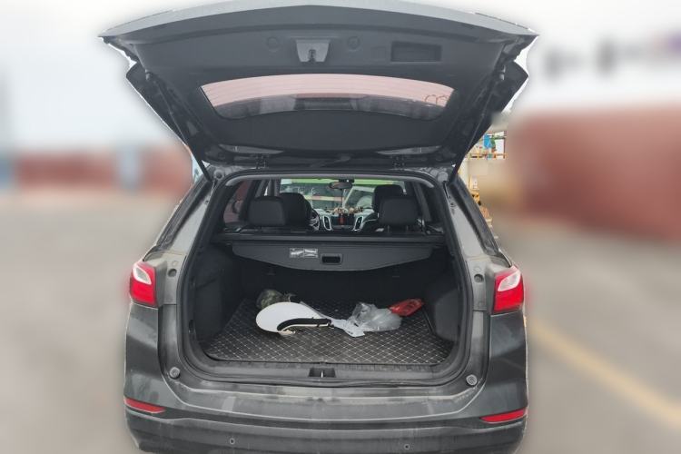 Used Chevrolet Equinox 2018 535T Automatic All-Wheel-Drive Xiejie Version Trunk