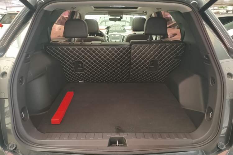 Used Chevrolet Equinox 2018 535T Automatic Chijie Edition Trunk