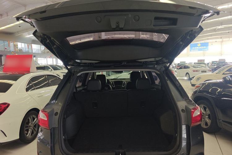 Used Chevrolet Equinox 2018 535T Automatic YuJie Edition Trunk