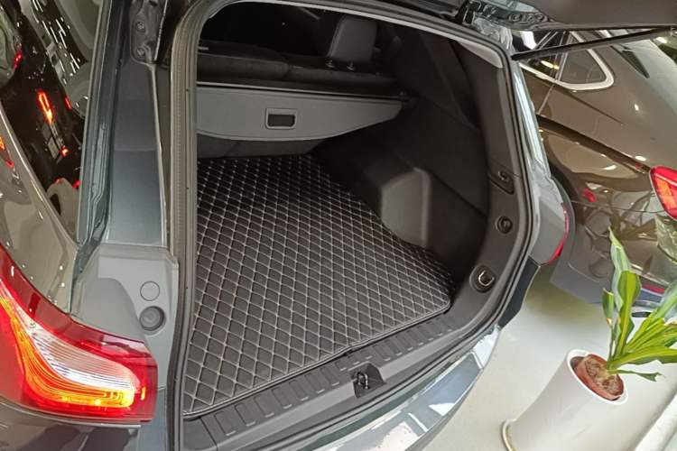Used Chevrolet Equinox 2018 535T Automatic Chijie Edition Trunk