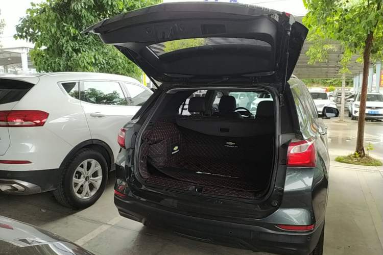 Used Chevrolet Equinox 2018 535T Automatic YuJie Edition Trunk