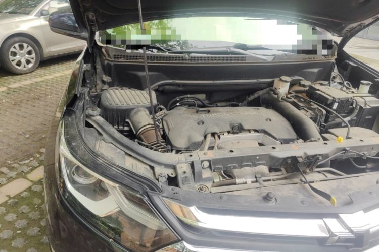 Used Chevrolet Equinox 2018 550T Automatic All-Wheel-Drive Explorer Edition Engine Bay Right