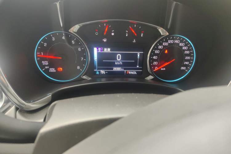 Used Chevrolet Equinox 2018 550T Automatic All-Wheel-Drive Explorer Edition Odometer Close Up