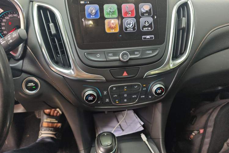Used Chevrolet Equinox 2018 535T Automatic YuJie Edition Audio And AC Panel