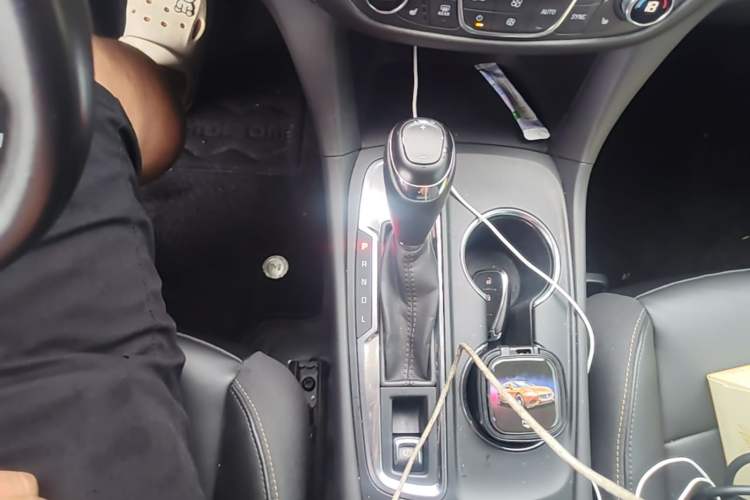 Used Chevrolet Equinox 2018 535T Automatic YuJie Edition Gear Lever