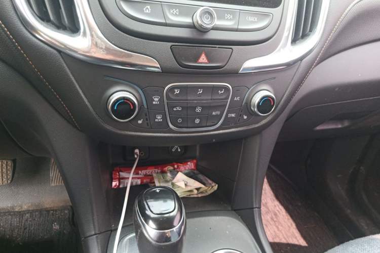 Used Chevrolet Equinox 2018 535T Automatic YuJie Edition Audio And AC Panel