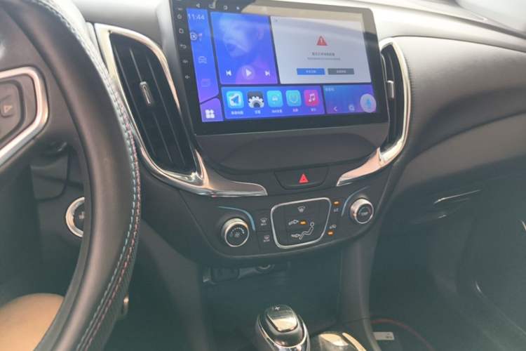 Used Chevrolet Equinox 2018 535T Automatic Lingjie Edition Audio And AC Panel