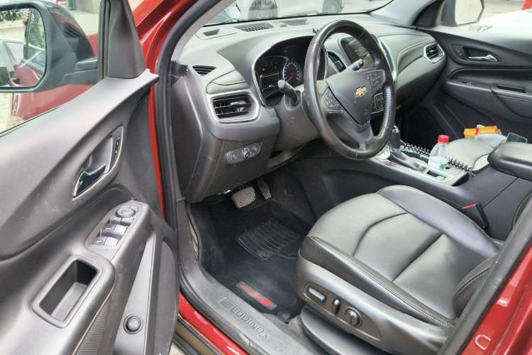 Used Chevrolet Equinox 2018 RS 550T Automatic All-Wheel-Drive Boundary Edition Driver Seat