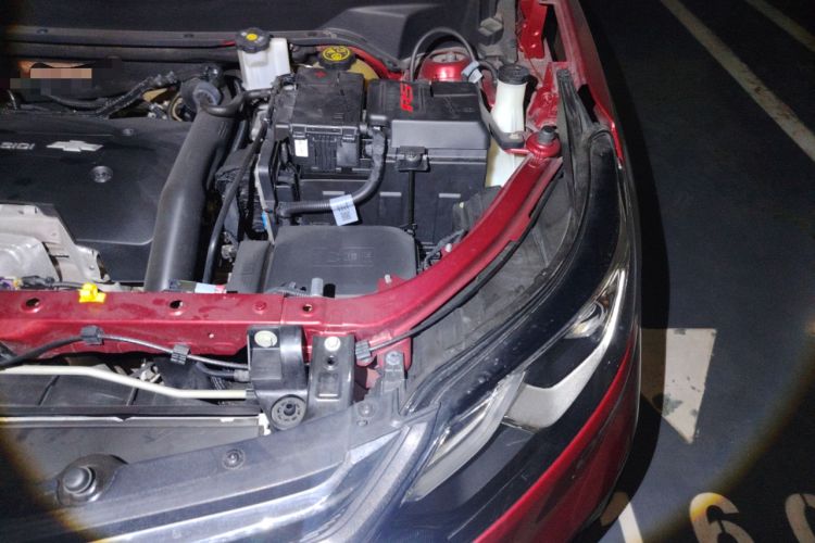 Used Chevrolet Equinox 2018 550T Automatic All-Wheel-Drive Boundary Edition Engine Bay Left