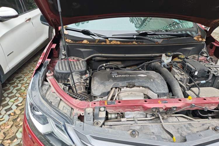Used Chevrolet Equinox 2018 RS 550T Automatic All-Wheel-Drive Boundary Edition Engine Bay Right