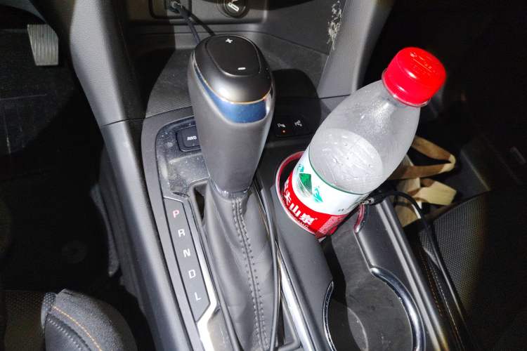 Used Chevrolet Equinox 2018 550T Automatic All-Wheel-Drive Boundary Edition Gear Lever