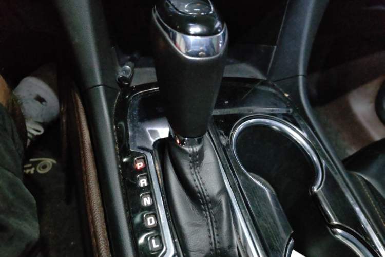 Used Chevrolet Equinox 2018 535T Automatic YuJie Edition Gear Lever