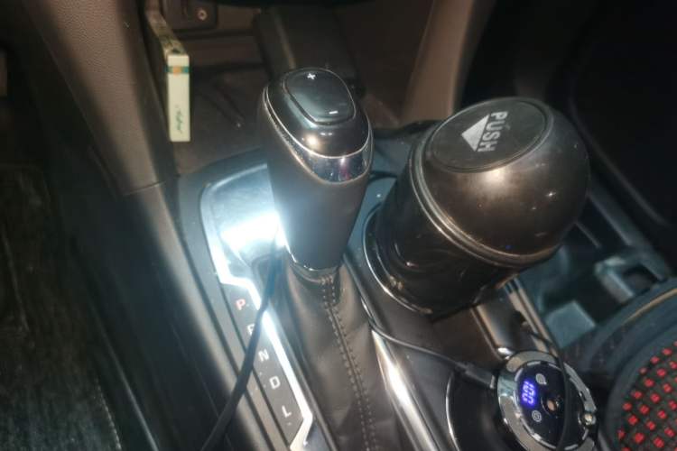 Used Chevrolet Equinox 2018 535T Automatic YuJie Edition Gear Lever