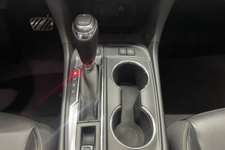 Used Chevrolet Equinox 2018 550T Automatic All-Wheel-Drive Boundary Edition Gear Lever