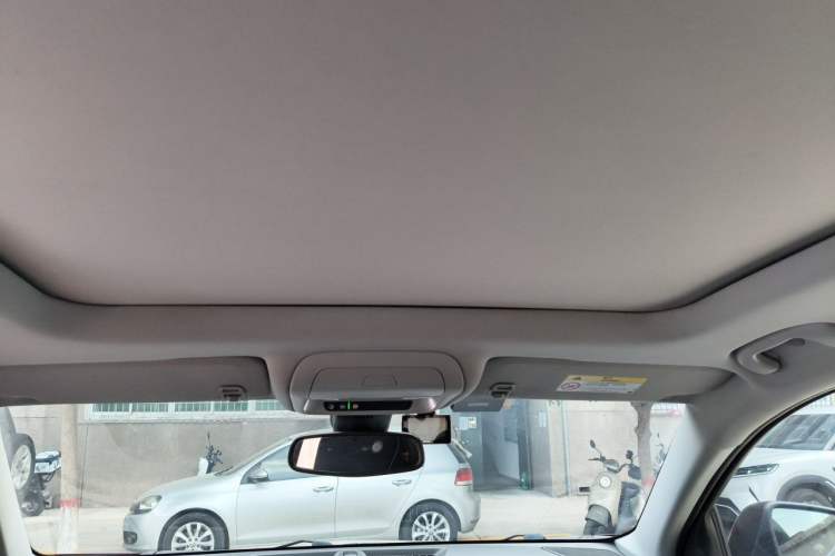 Used Chevrolet Equinox 2018 RS 550T Automatic All-Wheel-Drive Boundary Edition Headliner