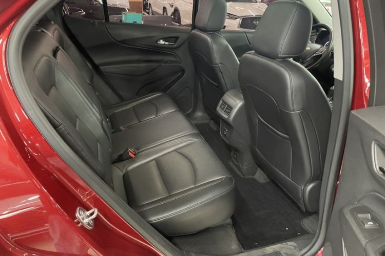 Used Chevrolet Equinox 2018 550T Automatic All-Wheel-Drive Boundary Edition Interior 10
