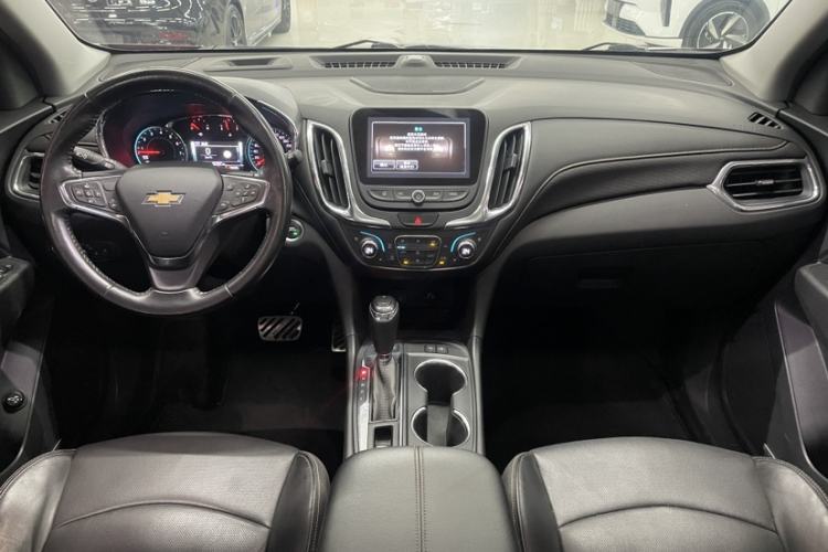 Used Chevrolet Equinox 2018 550T Automatic All-Wheel-Drive Boundary Edition Interior 3