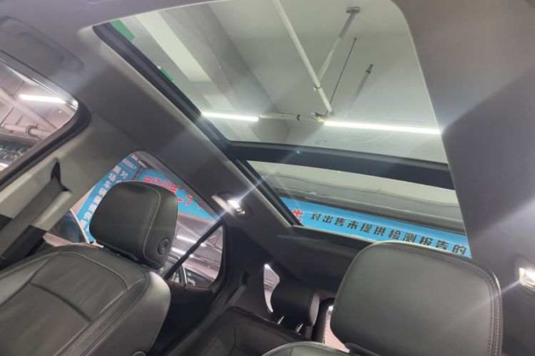 Used Chevrolet Equinox 2018 550T Automatic All-Wheel-Drive Boundary Edition Interior 6