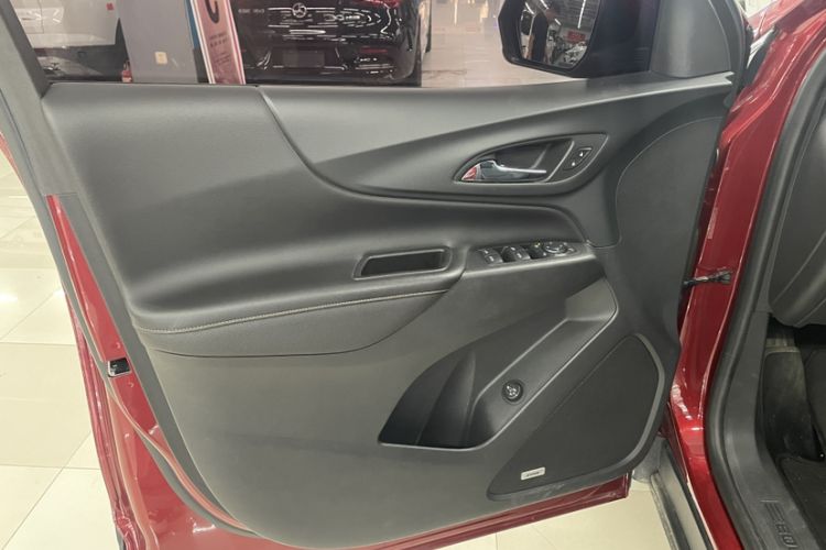 Used Chevrolet Equinox 2018 550T Automatic All-Wheel-Drive Boundary Edition Interior 8