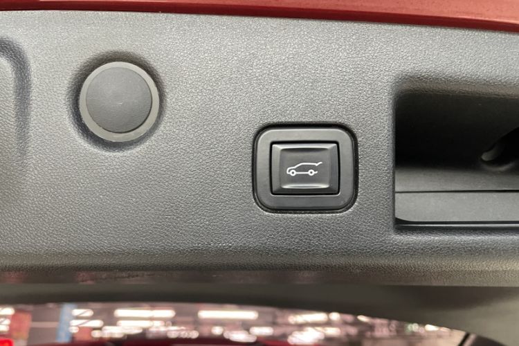 Used Chevrolet Equinox 2018 550T Automatic All-Wheel-Drive Boundary Edition Interior 9