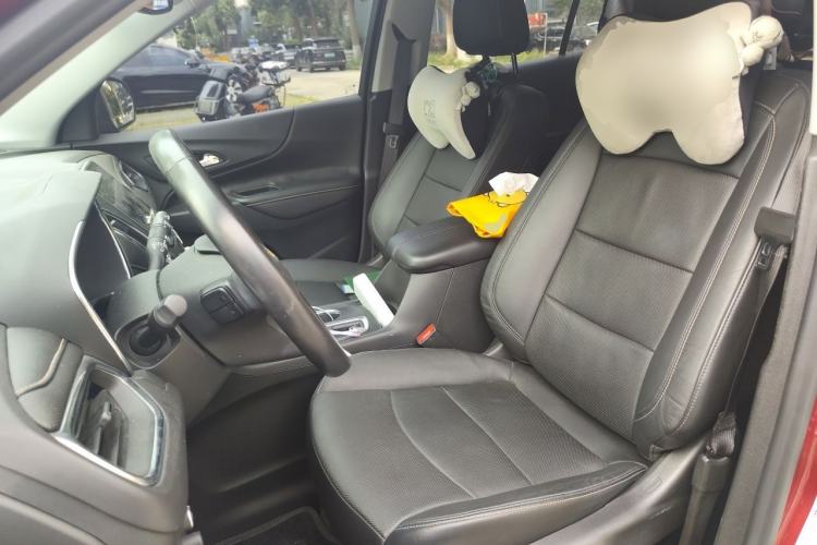 Used Chevrolet Equinox 2018 550T Automatic All-Wheel-Drive Explorer Edition Left Front Seat