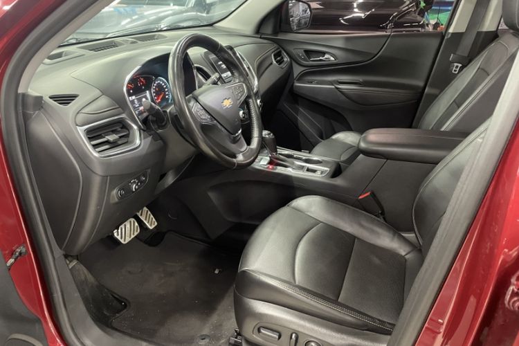 Used Chevrolet Equinox 2018 550T Automatic All-Wheel-Drive Boundary Edition Left Front Seat