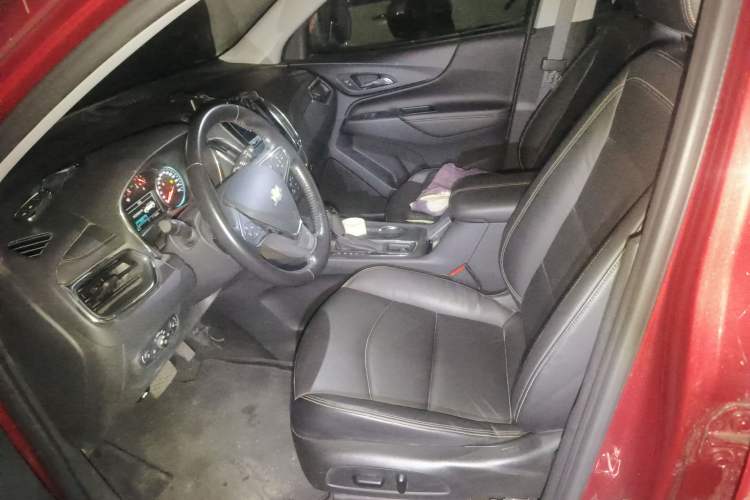 Used Chevrolet Equinox 2018 550T Automatic All-Wheel-Drive Explorer Edition Left Front Seat