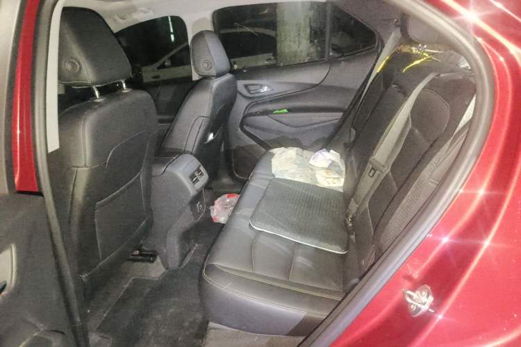 Used Chevrolet Equinox 2018 550T Automatic All-Wheel-Drive Explorer Edition Left Rear Seat