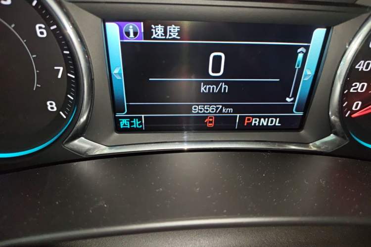 Used Chevrolet Equinox 2018 RS 550T Automatic All-Wheel-Drive Boundary Edition Odometer Close Up