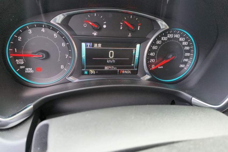 Used Chevrolet Equinox 2018 RS 550T Automatic All-Wheel-Drive Boundary Edition Odometer Close Up