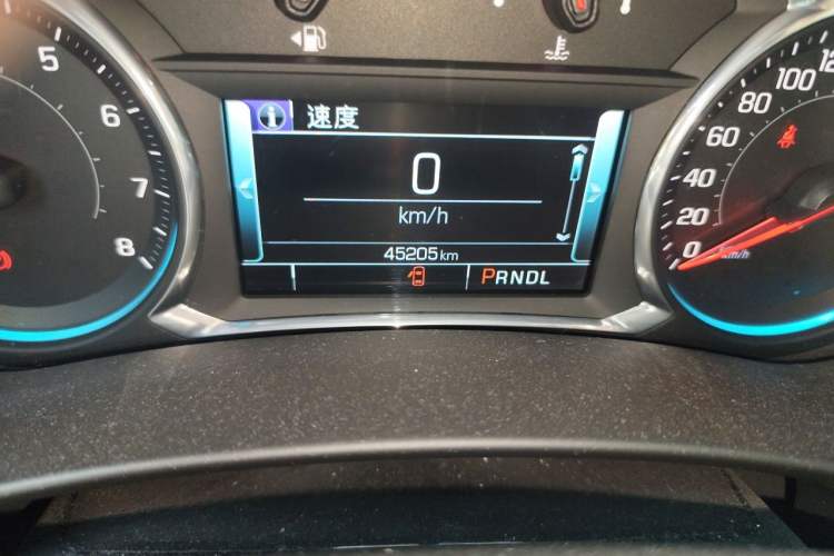 Used Chevrolet Equinox 2018 550T Automatic All-Wheel-Drive Explorer Edition Odometer Close Up