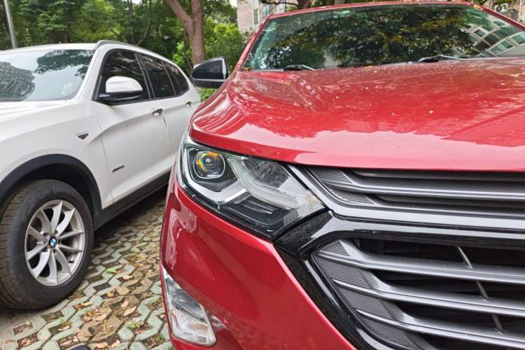 Used Chevrolet Equinox 2018 RS 550T Automatic All-Wheel-Drive Boundary Edition Right Front Headlight