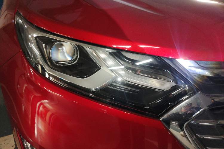 Used Chevrolet Equinox 2018 550T Automatic All-Wheel-Drive Boundary Edition Right Front Headlight