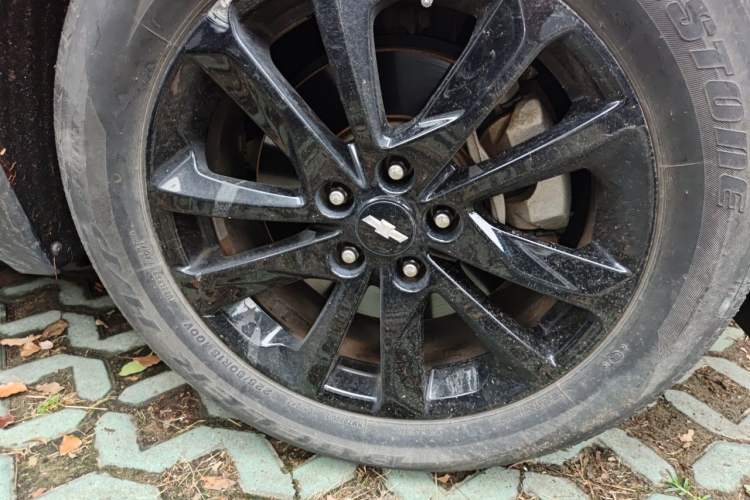 Used Chevrolet Equinox 2018 RS 550T Automatic All-Wheel-Drive Boundary Edition Right Front Wheel Hub