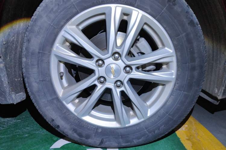 Used Chevrolet Equinox 2018 535T Automatic YuJie Edition Right Front Wheel Hub