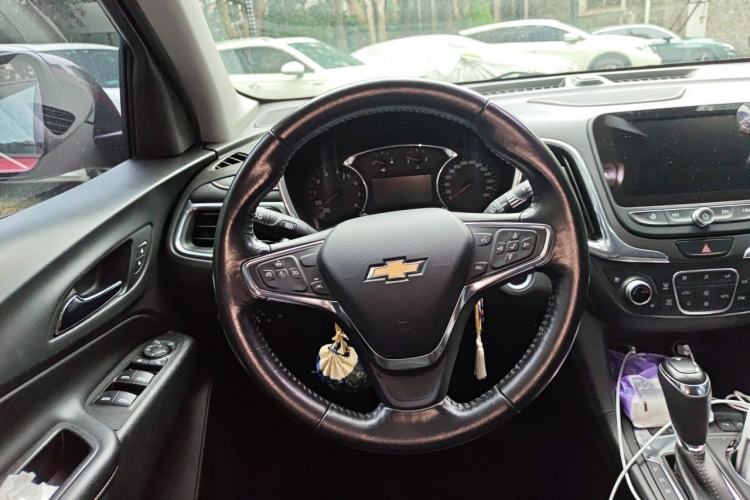 Used Chevrolet Equinox 2018 RS 550T Automatic All-Wheel-Drive Boundary Edition Steering Wheel